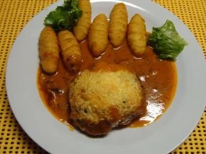 Frikadellen gratiniert in Tomatenrahm - Rezept - Bild Nr. 2