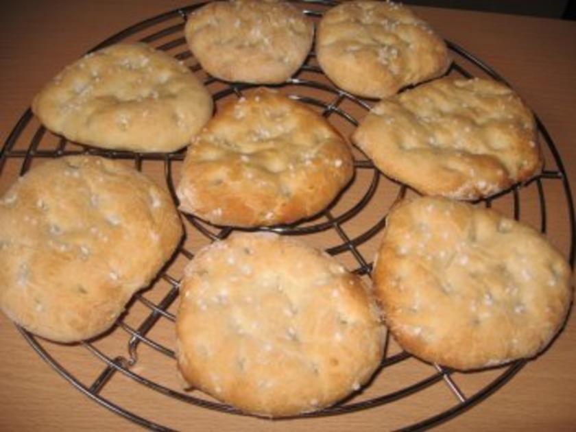 Mini-Dinkel-Focaccia - Rezept mit Bild - kochbar.de