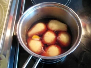 Rezept: Rotweinbirnen mit weißer Schokolade Bild Nr. 4 Rotweinbirnen mit weißer Schokolade - Rezept - Bild Nr. 4