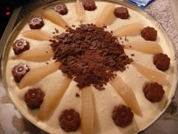 Rezept: Eierlikör~Sahnetorte mit Birnen Eierlikör~Sahnetorte mit Birnen - Rezept
