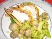 Hähnchenbrustfilet in Kraut und Blätterteig versteckt - Rezept