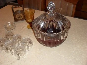 Rezept: Rote Bowle mit Kirschen Rote Bowle mit Kirschen - Rezept