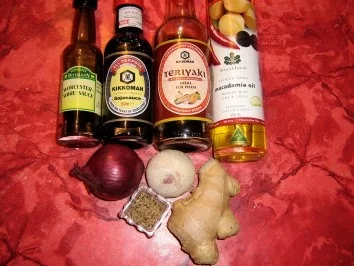 Marinierte Schweinemedaillons im Sesammantel an Erdnußsoße - Rezept - Bild Nr. 2