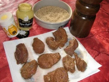 Marinierte Schweinemedaillons im Sesammantel an Erdnußsoße - Rezept - Bild Nr. 7