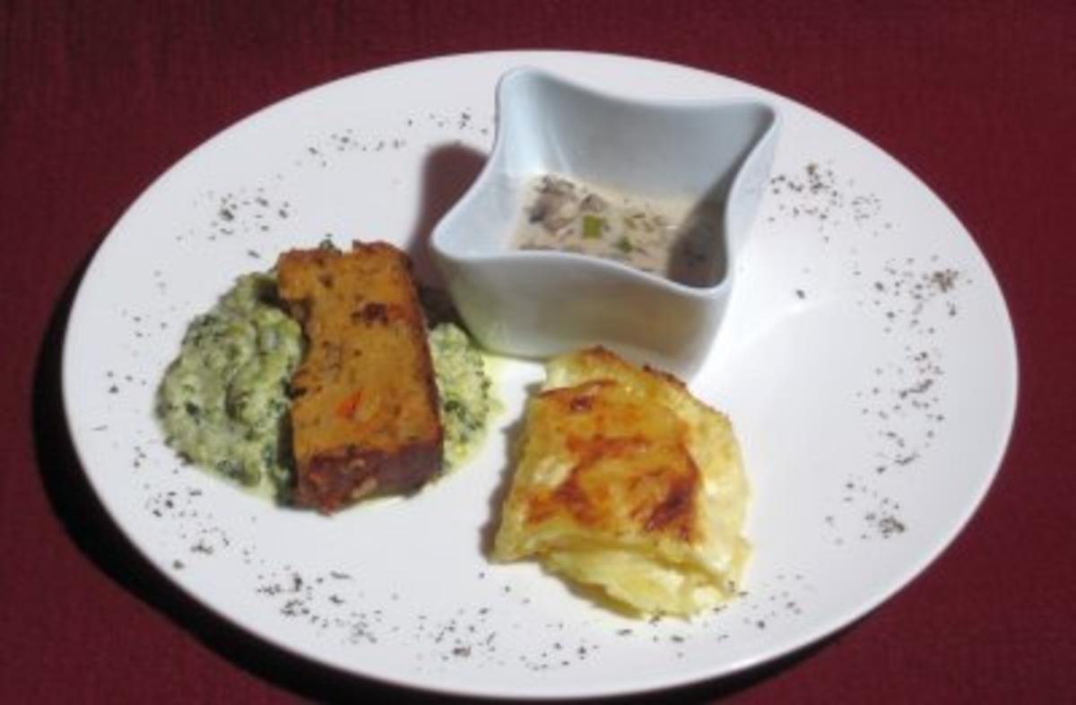 Bilder für Veggie-Braten auf Wirsing an Kartoffelgratin, dazu Champignonragout - Rezept