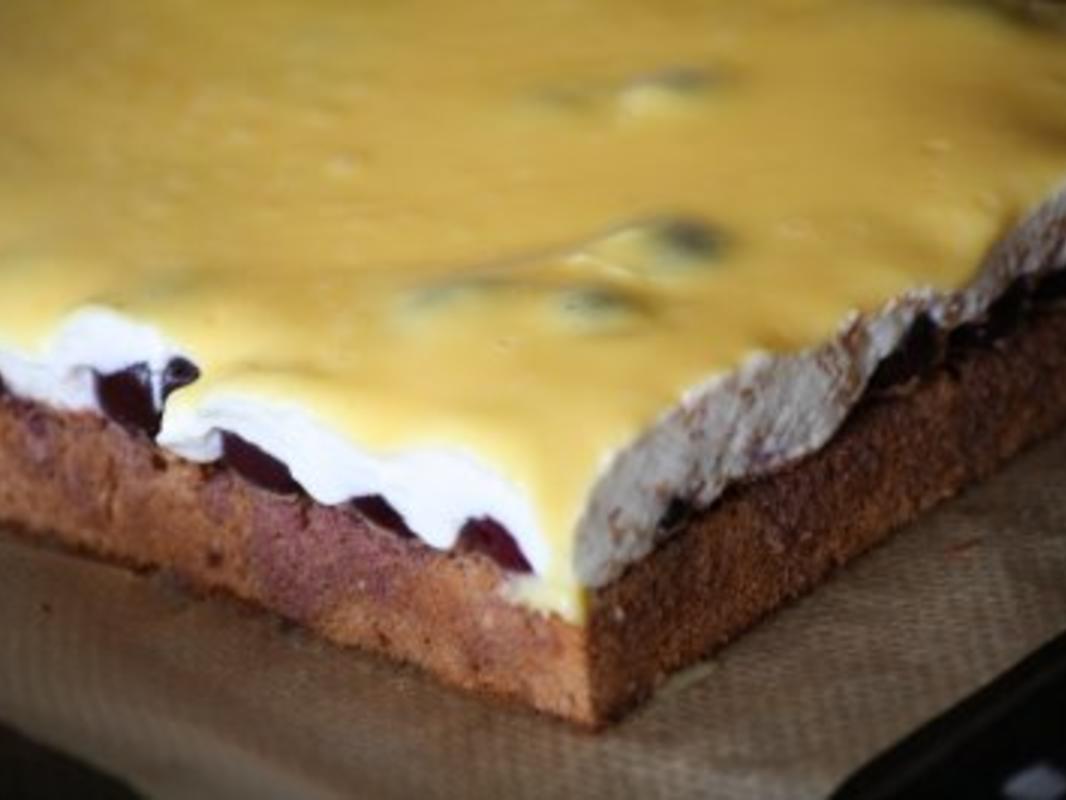 Kirsch Schmand Kuchen mit Eierlikörguss - einfach - von Erdbeere76