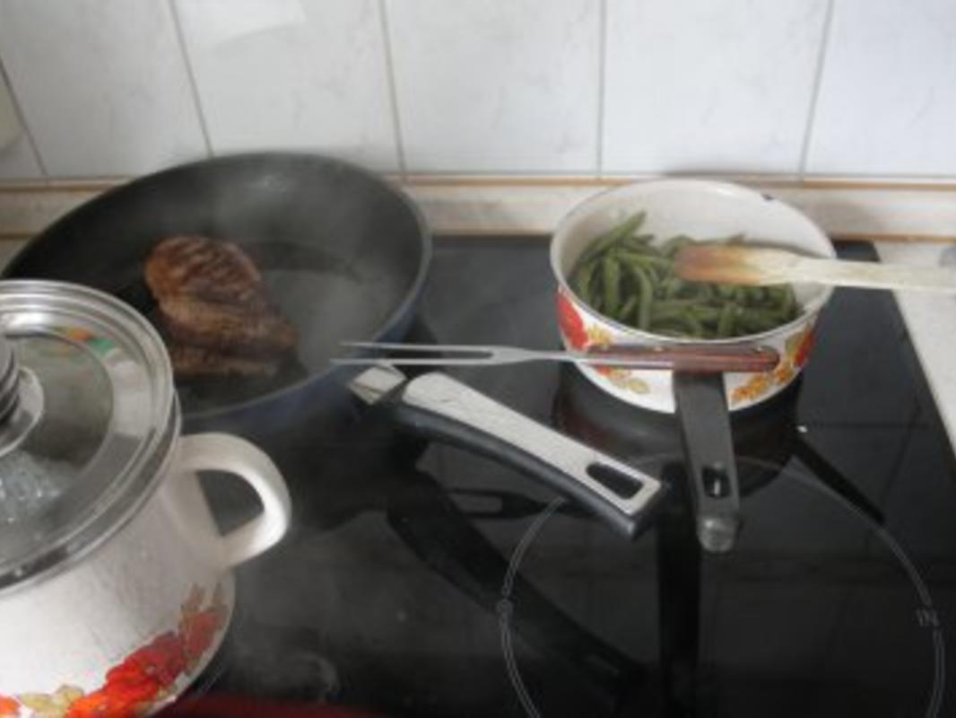 Ente mit Balsamicocreme Soße an Bohnengemüse und Kartoffeln - einfach ...