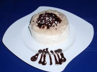 Dessert mit Quark-Sahne-Cherimoyas - Rezept