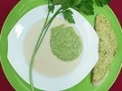Rezept: Petersiliensuppe Grün-Weiß mit frischem Zucchinibrot Petersiliensuppe Grün-Weiß mit frischem Zucchinibrot - Rezept