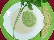 Rezept: Petersiliensuppe Grรผn-Weiร mit frischem Zucchinibrot Petersiliensuppe Grรผn-Weiร mit frischem Zucchinibrot - Rezept