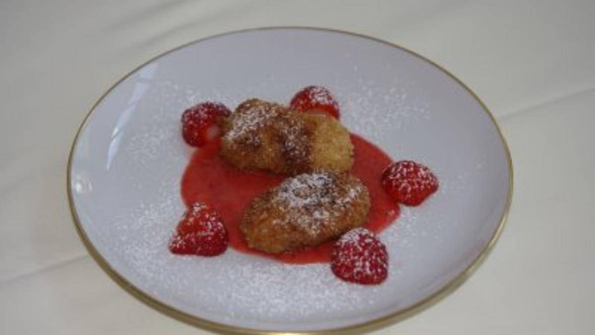 Bilder für Topfen-Nockerl mit Erdbeersoße (Christina Lugner) - Rezept