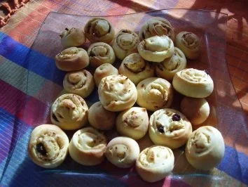 Rosinenschneckle mit Apfel und Zimt - Rezept