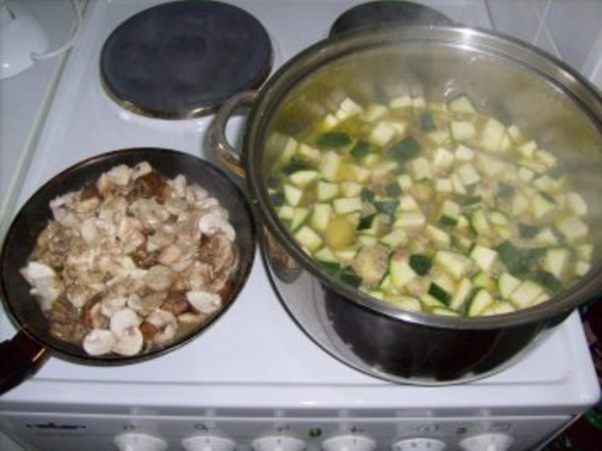 Zucchinisuppe mit Fleischbällchen - einfach - von leznew