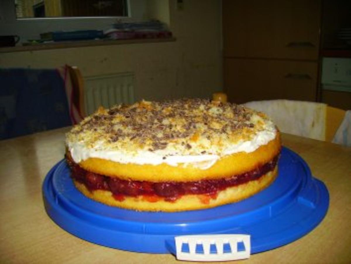 Sahniger Kirsch-Kuppeltorte - Rezept - Bild Nr. 2