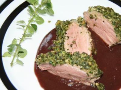 Lamm: Lammlachse mit Kräutern und Rotweinsauce - Rezept