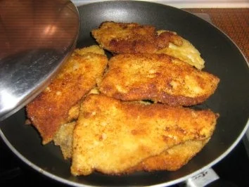 Schnitzel mit Champignon-Rahmsoße und Kroketten - Rezept - Bild Nr. 4