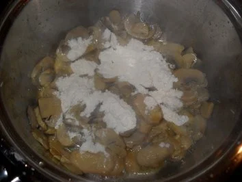 Schnitzel mit Champignon - Zitronensoße - Rezept - Bild Nr. 4