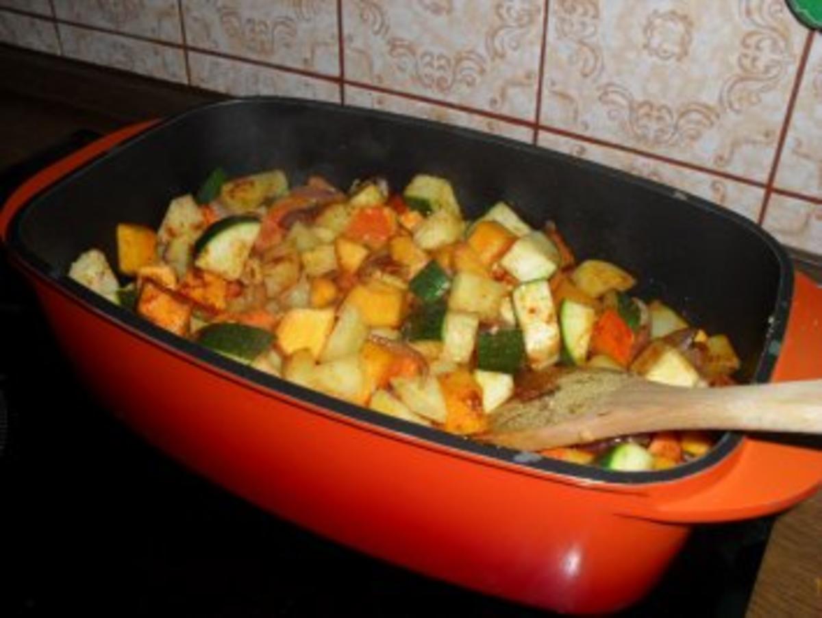 Kürbisgemüse mit Karotten, Zucchini und Kartoffeln - Rezept - kochbar.de