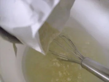 Rezept: Schweineschulter gekocht mit scharfer Meerrettichsauce und Klößen Bild Nr. 4 Schweineschulter gekocht mit scharfer Meerrettichsauce und Klößen - Rezept - Bild Nr. 4