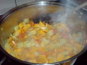 Rezept: Kürbissüppchen mit Cappuccino-Schaum Bild Nr. 7 Kürbissüppchen mit Cappuccino-Schaum - Rezept - Bild Nr. 7