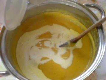 Rezept: Kürbissüppchen mit Cappuccino-Schaum Bild Nr. 12 Kürbissüppchen mit Cappuccino-Schaum - Rezept - Bild Nr. 12