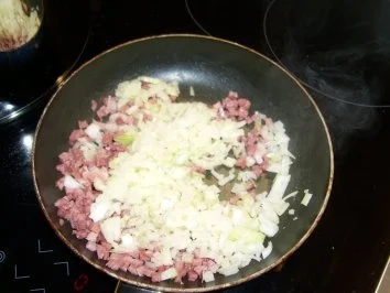 Rezept: Tiroler Speckknödel Bild Nr. 5 Tiroler Speckknödel - Rezept - Bild Nr. 5