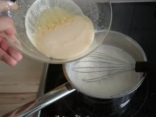 Windbeutel mit Vanillecreme- Füllung - Rezept - Bild Nr. 4