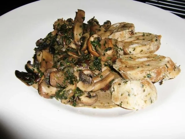 Rezept: Semmelknödel mit Waldpilzen Semmelknödel mit Waldpilzen - Rezept