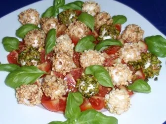 Rezept: Tomaten-Mozzarella-Basilikum mal ganz anders angerichtet Tomaten-Mozzarella-Basilikum mal ganz anders angerichtet - Rezept