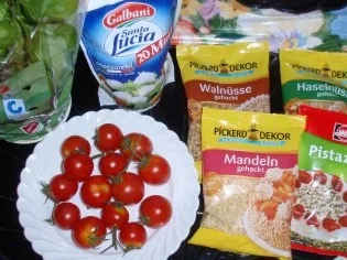 Rezept: Tomaten-Mozzarella-Basilikum mal ganz anders angerichtet Bild Nr. 2 Tomaten-Mozzarella-Basilikum mal ganz anders angerichtet - Rezept - Bild Nr. 2