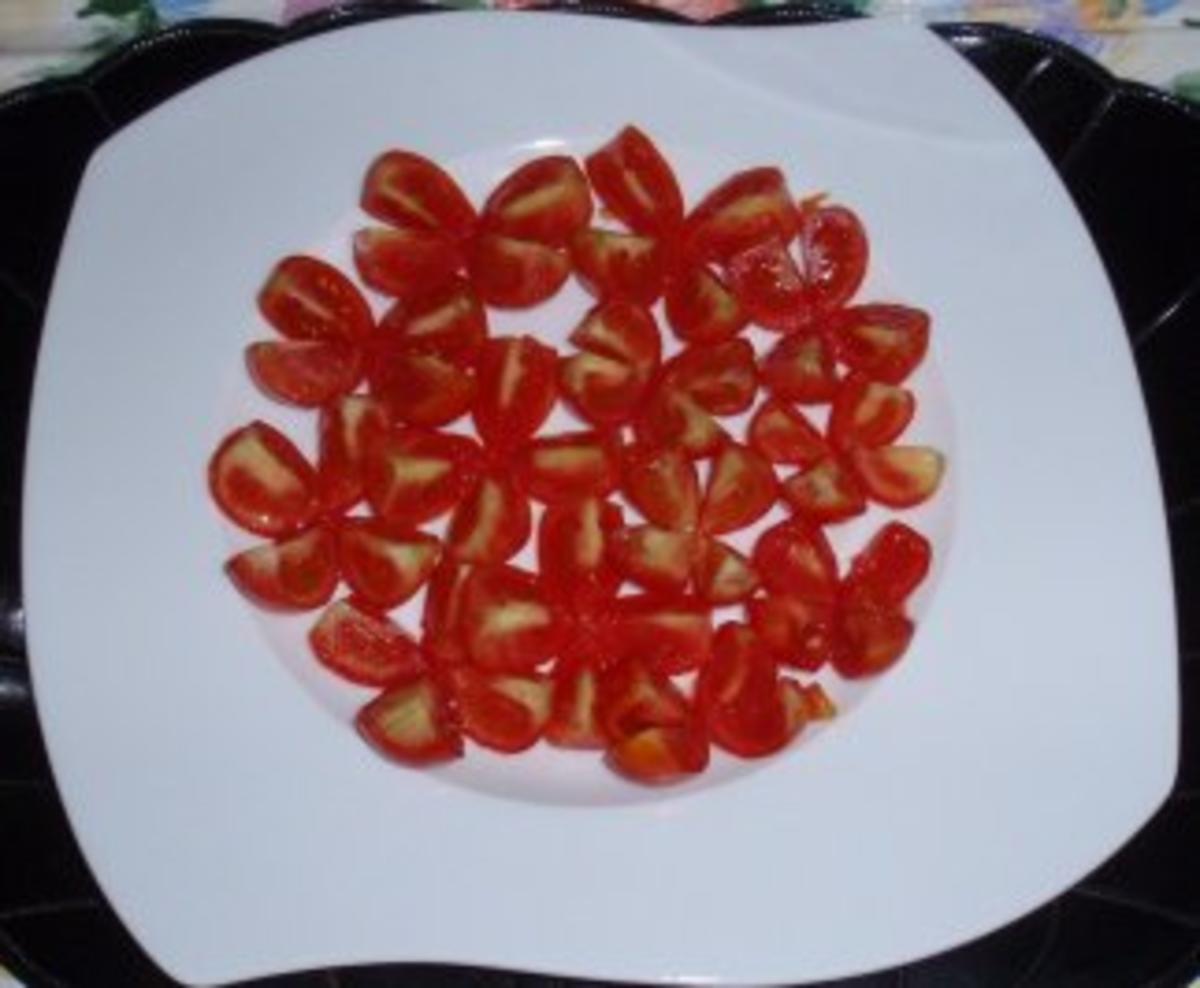 Tomaten-Mozzarella-Basilikum mal ganz anders angerichtet - Rezept - Bild Nr. 6