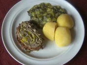 Lauch - Hackbraten mit Röstzwiebelkruste - Rezept