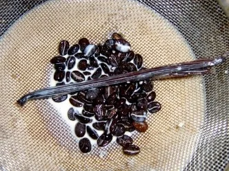 Küsschenknödel mit Kaffee-Vanille-Soße - Rezept - Bild Nr. 3