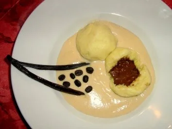 Küsschenknödel mit Kaffee-Vanille-Soße - Rezept