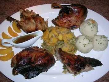 Rezept: Ente mit Pfirsich-Wirsing-Füllung - ungewöhnlich - aber saulecker Ente mit Pfirsich-Wirsing-Füllung - ungewöhnlich - aber saulecker - Rezept