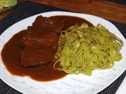 Stufato di manzo al vino rosso		 (Rinderbraten in Rotweinsauce) - Rezept