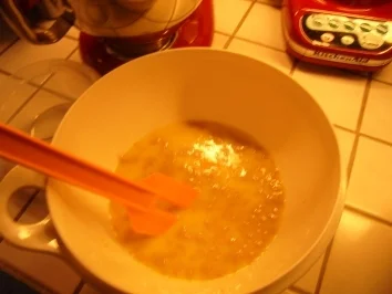 Hefeteig gerührt Grundrezept - Rezept