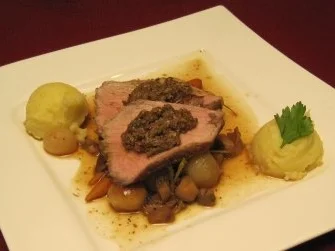 Rezept: Herbstlicher Kalbstafelspitz mit Erdgewächs Herbstlicher Kalbstafelspitz mit Erdgewächs - Rezept