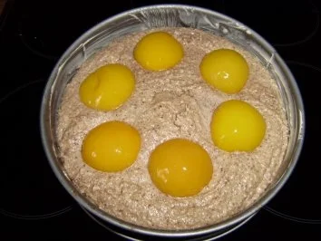 Rezept: Nuss-Pfirisch-Kuchen Bild Nr. 2 Nuss-Pfirisch-Kuchen - Rezept - Bild Nr. 2