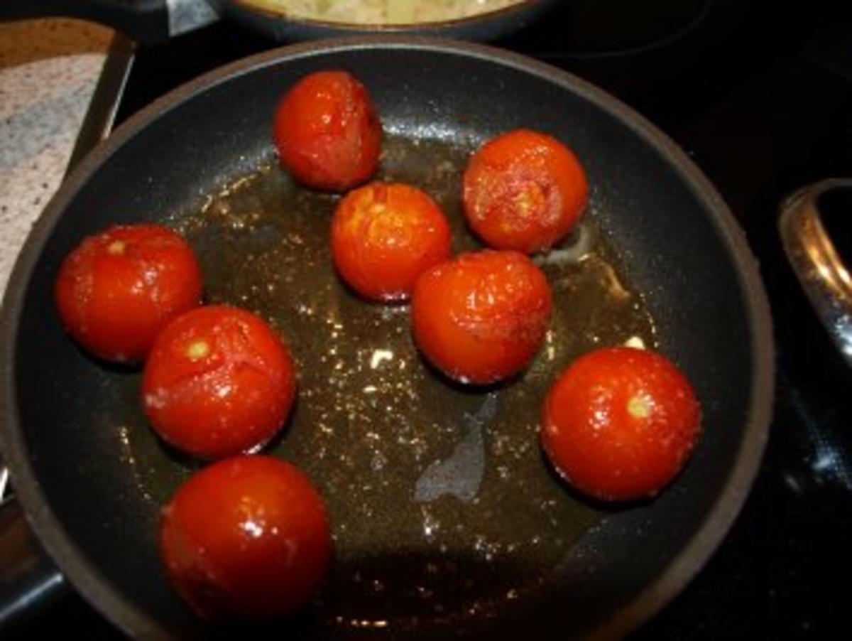Rinderhüftsteaks mit Röstzwiebeln und geschmolzenen Tomaten - Rezept - Bild Nr. 5