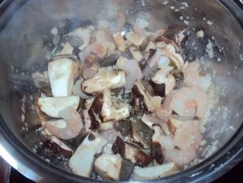 Steinpilze und Garnelen mit Woknudeln - Rezept - Bild Nr. 6