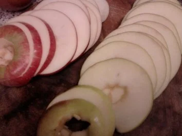 Blätterteigstreifen mit Apfelringen - Rezept - Bild Nr. 5