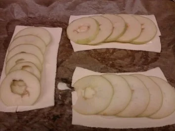 Blätterteigstreifen mit Apfelringen - Rezept - Bild Nr. 8