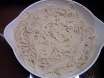 Spaghettisalat "Alio e oglio" - Rezept - Bild Nr. 5