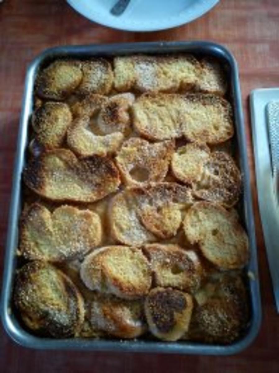 Ofenschlupfer mit Brioche oder Hefezopf und Äpfel