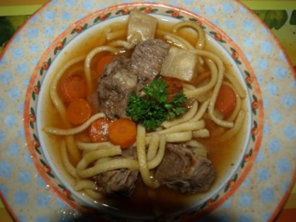 Rinderbrühe - Rezept mit Bild - kochbar.de
