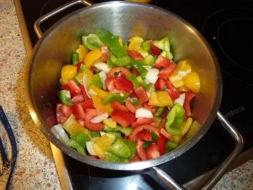 Hackbällchen in Paprika-Tomatensoße - Rezept - Bild Nr. 4