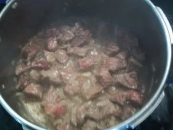 Fleischgerichte:Deftiger Gulaschtopf - Rezept - Bild Nr. 6