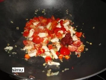 Rezept: Nudeln an Tomaten-Kokossauce Bild Nr. 4 Nudeln an Tomaten-Kokossauce - Rezept - Bild Nr. 4
