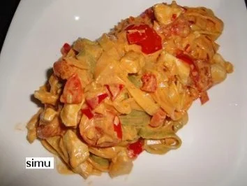 Rezept: Nudeln an Tomaten-Kokossauce Nudeln an Tomaten-Kokossauce - Rezept